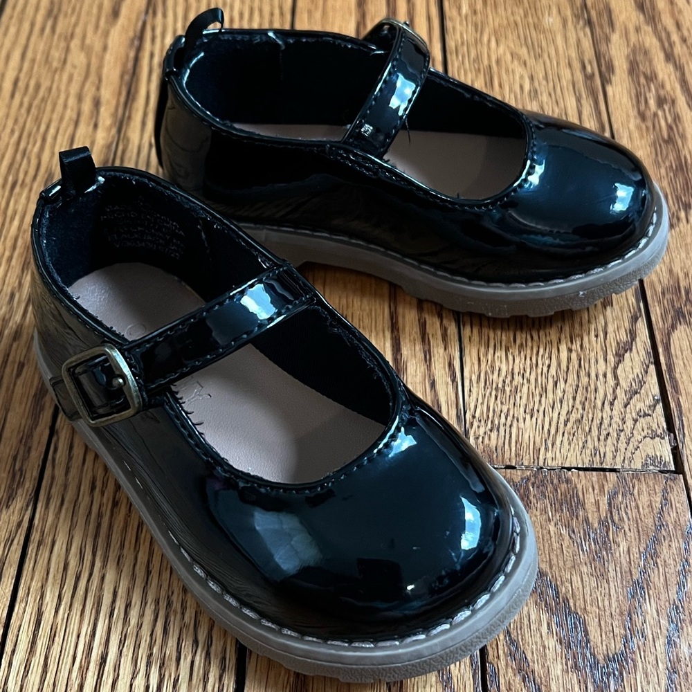 Old Navy Black Patent Leather Kids Shoes Size 6T